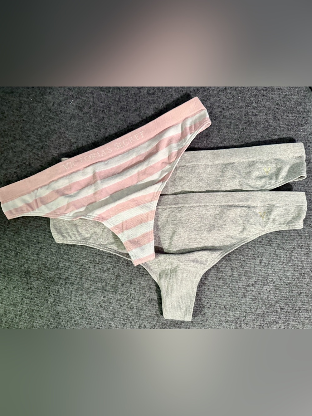 🍓Victoria's Secret Pink & Gray Thong Set (no tags but never worn)
